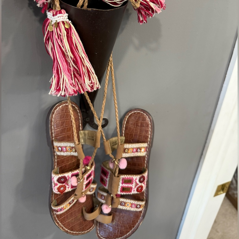 Sam Edelman Bohemian style lace up flats/sandles size 8.5